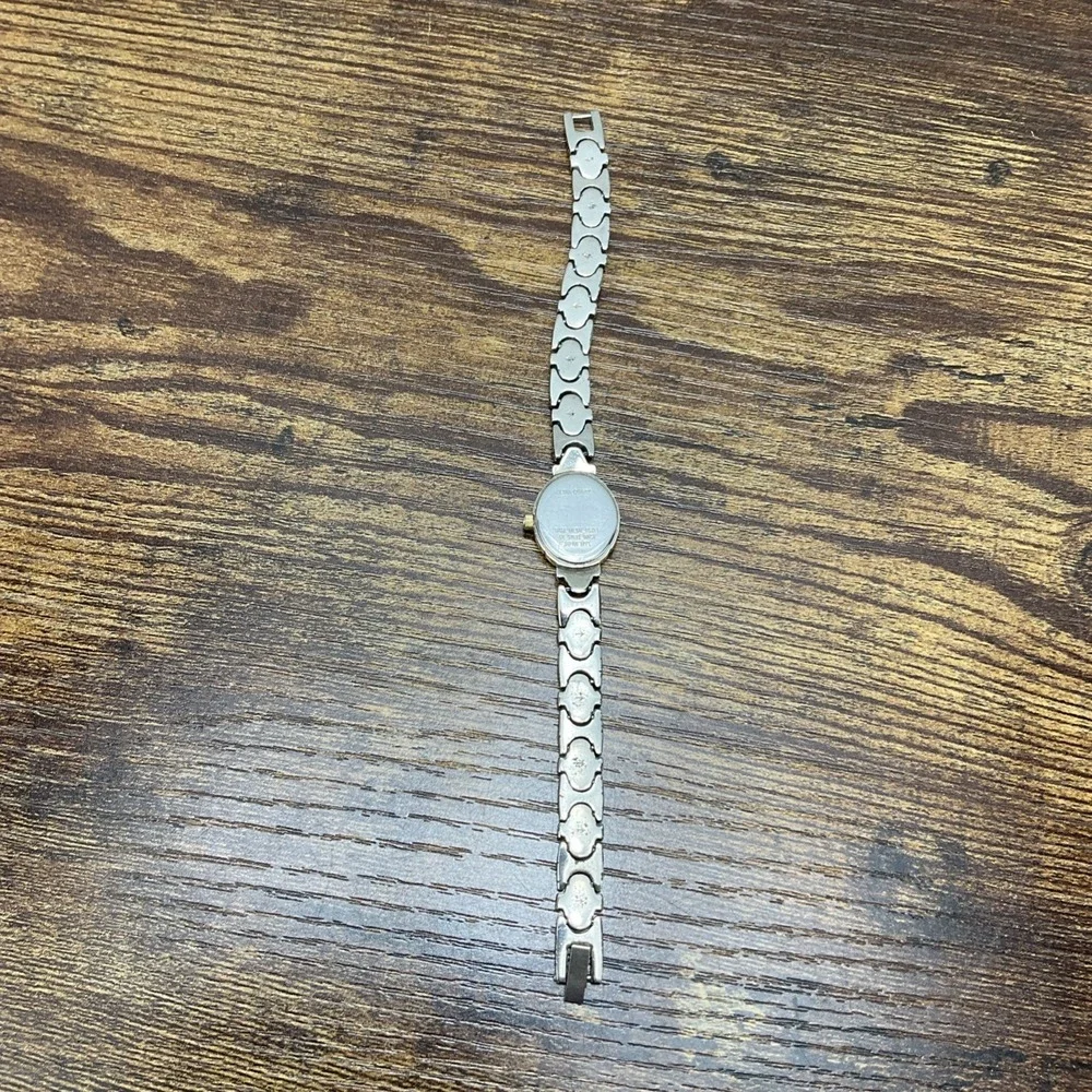 Beautiful Bulova Classic Quartz Ladies Watch Stainless  Two-Tone New Battery - Picture 5 of 8